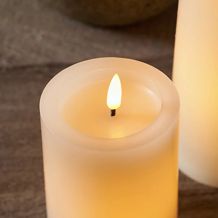 LED Candle - Medium Wide